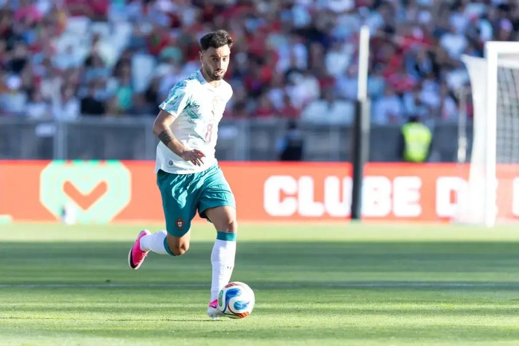 Bruno Fernandes reaches 29 goals and equals Nuno Gomes in the national team.