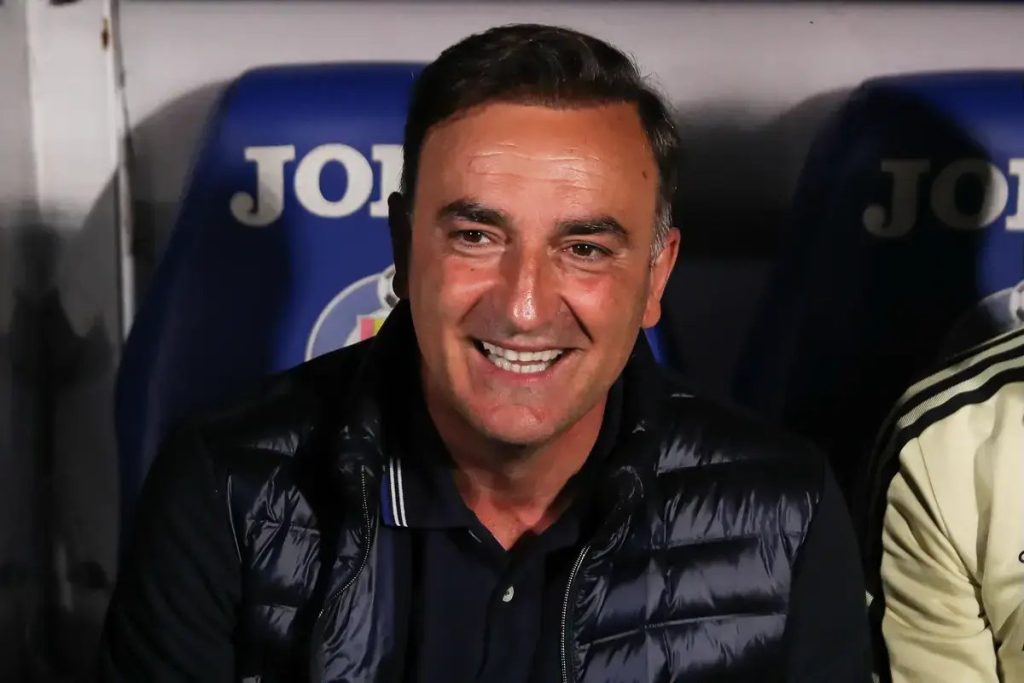 “Carlos Carvalhal sought by Almeria and Vasco da Gama for head coach.”