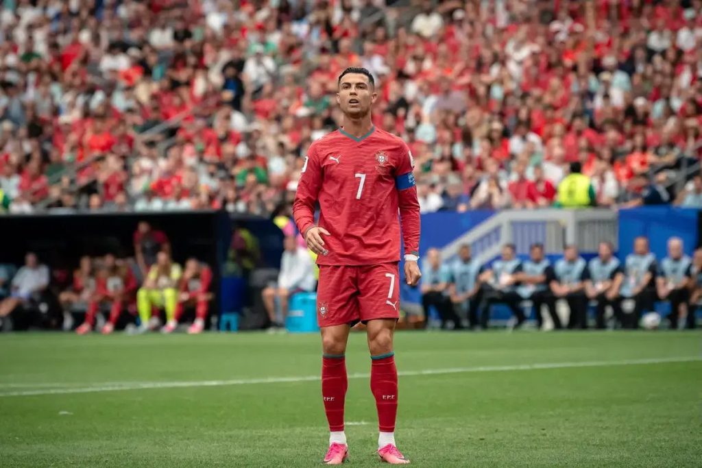 “Carvalhal defends Cristiano Ronaldo after Portugal’s draw in the World Cup.”