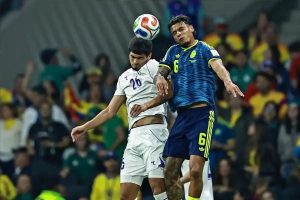 “Colombia overcomes fans’ pressure and debuts with a victory in the World Cup.”