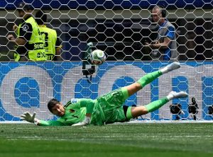 Courtois urges caution despite Belgium’s qualification for the World Cup.