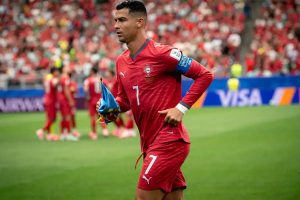 “Cristiano Ronaldo subject to harsh criticism after debut in the 2026 World Cup.”