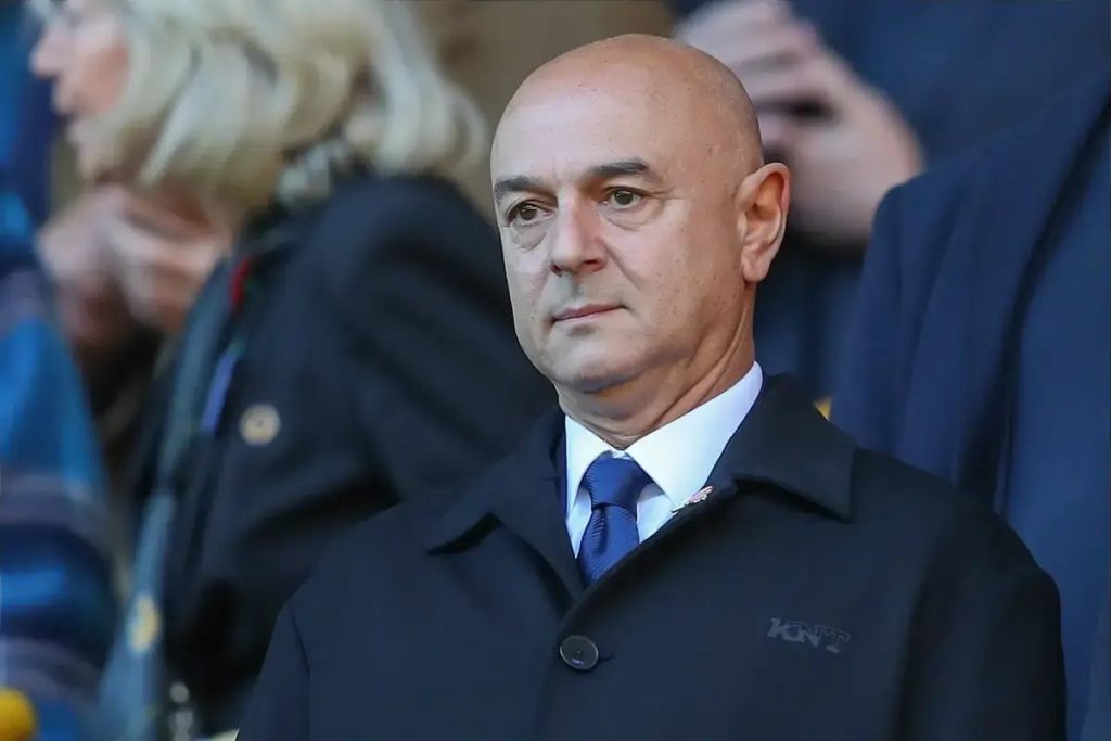 Daniel Levy vende a maioria da sua participação no Tottenham