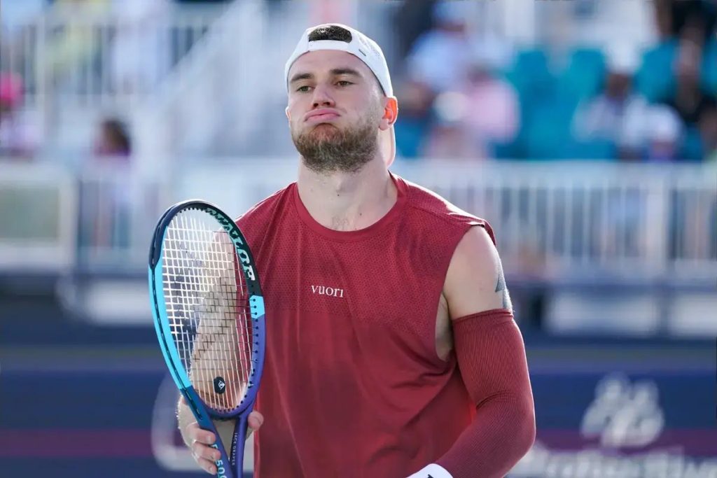 “Draper wins in Eastbourne and strengthens partnership with Andy Murray after injury.”