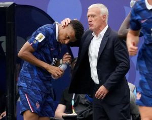 FIFA recusa pedido de França para braçadeiras negras por mãe de Deschamps