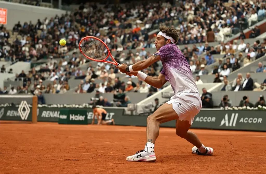 Flavio Cobolli challenges Alexander Zverev in the Roland Garros final.