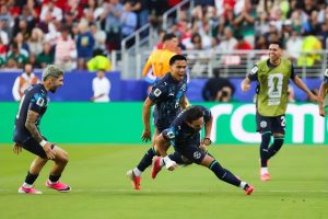 “Galarza scores the fastest goal of the World Cup and Paraguay eliminates Turkey.”