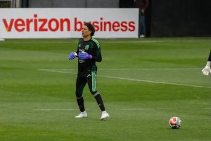 Guillermo Ochoa volta a ficar no banco frente à Coreia do Sul