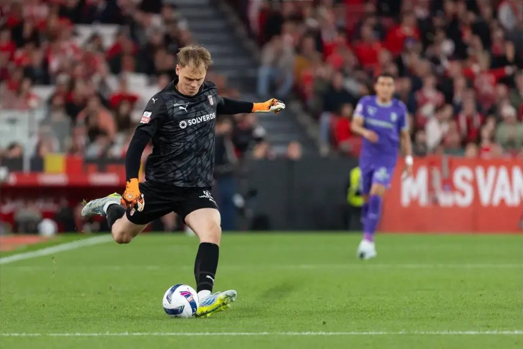 “Hull City advances with €14.5 million for Hornicek, Braga wants 30 million.”