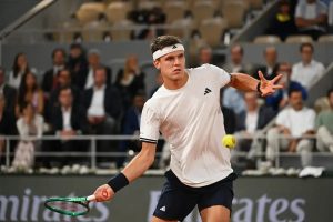 Jakub Mensik reveals concerns after victory at the French Open.