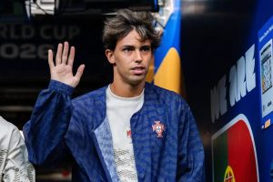 João Félix calls for reaction after the draw between Portugal and the Democratic Republic of Congo.