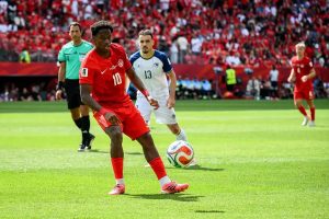 Jonathan David faz história com hat-trick no mundial pela seleção do canadá
