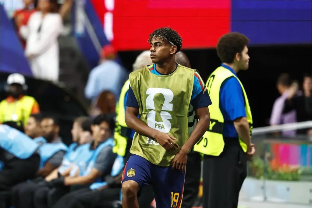 Lamine Yamal praises Messi and talks about returning to the World Cup after injury.