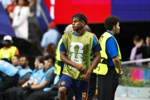 Lamine Yamal praises Messi and talks about returning to the World Cup after injury.