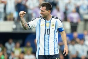 Lionel Messi breaks World Cup records and puts an end to the debate with Cristiano Ronaldo once and for all.