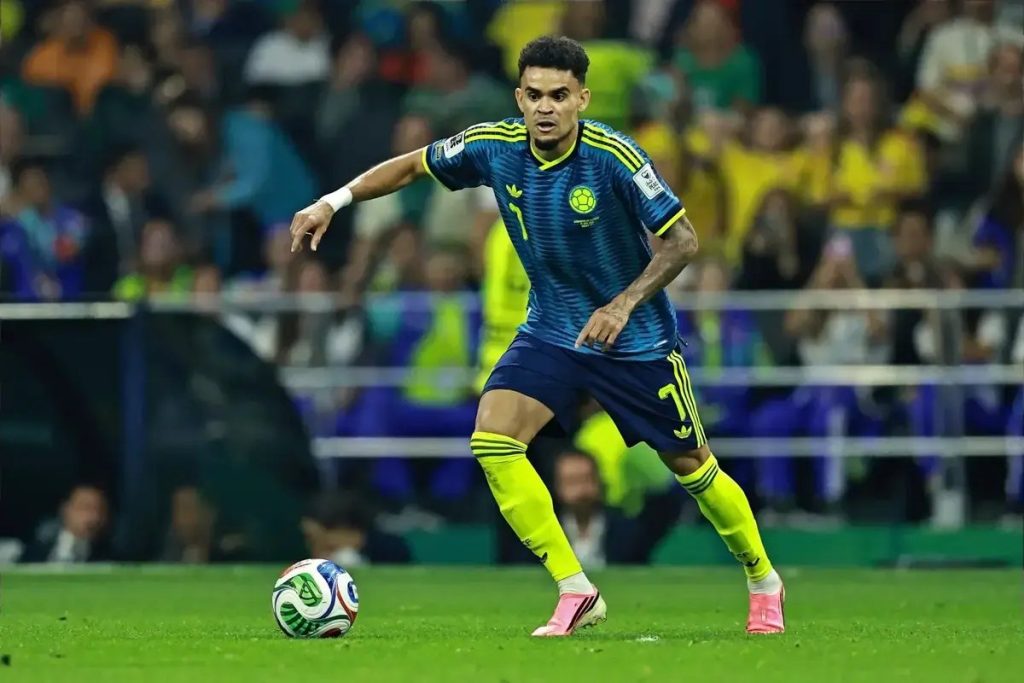 “Luis Díaz makes his debut scoring in the World Cup and dreams of the Ballon d’Or.”