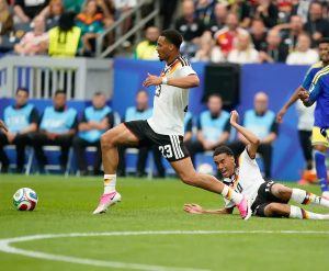 Man united conhece valor pedido por Felix Nmecha do dortmund