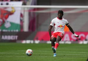 “Man United plots move to surpass Barcelona for Castello Lukeba.”