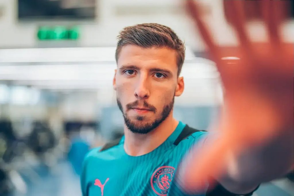 Manchester City offers new contract to Rúben Dias to block Real Madrid.