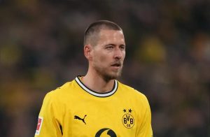 Manchester United is preparing €35 million for Waldemar Anton from Dortmund.