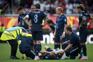 Manuel Ugarte suffers serious injury and will miss the rest of the season and the World Cup.