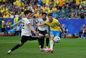 “Martinelli decides in the stoppage time, and Brazil eliminates Japan in the World Cup.”