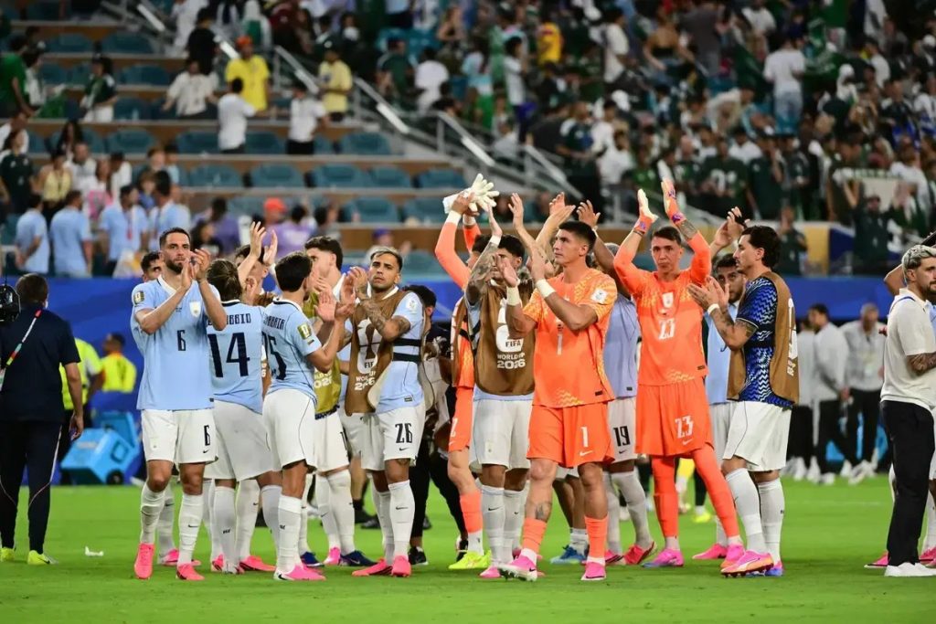 Maxi Araújo rescues a draw for Uruguay against Saudi Arabia in the World Cup.