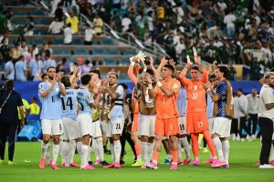 Maxi Araújo rescues a draw for Uruguay against Saudi Arabia in the World Cup.