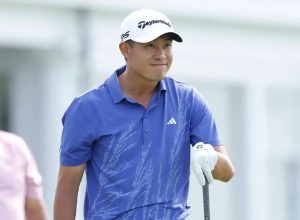 Morikawa withstands a back injury and shines at the U.S. Open with a 65 without bogeys.