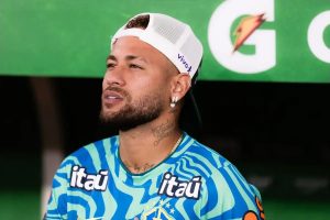 “Neymar called up for the 2026 World Cup despite knee injury.”
