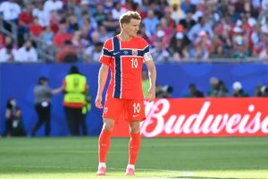 Norway unites in defense of Odegaard after criticism at the World Cup.
