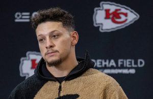 Patrick Mahomes secures record contract of 504 million with the Chiefs.
