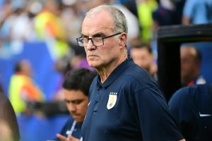 “Why Marcelo Bielsa is known as ‘El Loco’: the man who chased fans with a grenade.”