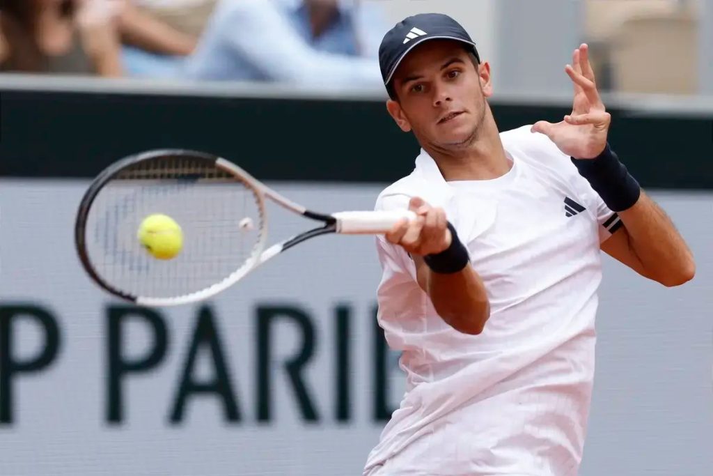 “Rafael Jodar in the spotlight after controversy with tennis ball.”