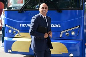 Roberto Martínez highlights Rúben Neves’ training before the match against Colombia.