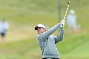 Rory McIlroy leads the start of the U.S. Open with two goals at stake.