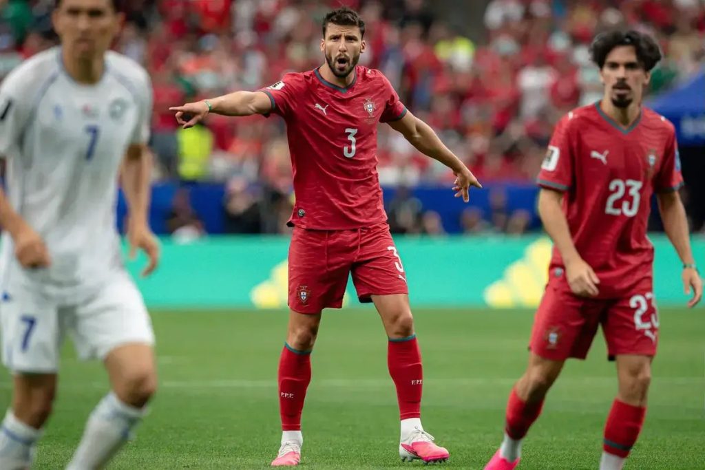 “Ruben Dias and the impact of statements on the public perception of football.”