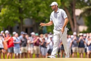 “Scheffler in pursuit of the career Grand Slam at the US Open in Shinnecock.”