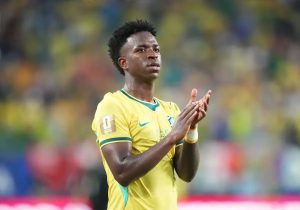 Vinícius Júnior emotional upon receiving a message from his grandmother before the World Cup.