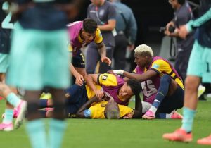 “Victory for Ecuador postpones Portugal’s qualification for the World Cup round of 16.”
