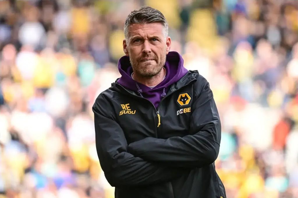 Wolves despedem Rob Edwards após descida e sete meses no comando