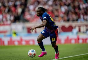 “Yan Diomande gives the green light to PSG, but Liverpool could surprise.”