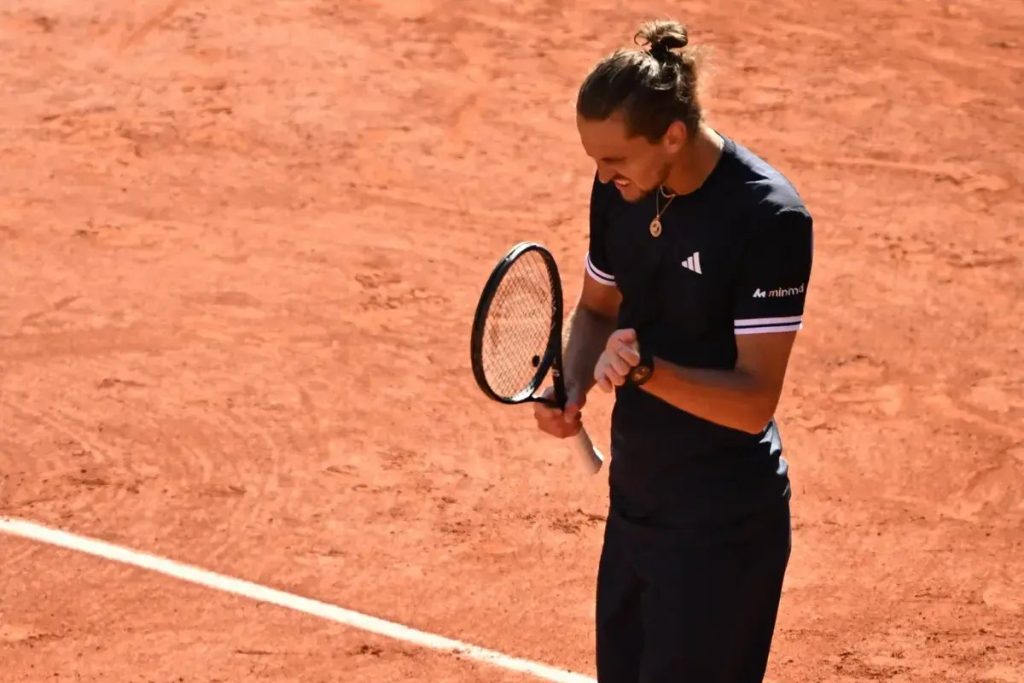 Zverev na final do Roland Garros após vencer Mensik