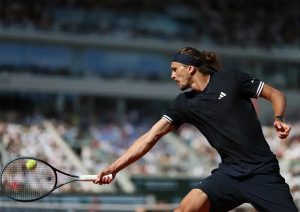 Zverev pursues his first quarter-finals at Wimbledon after victory in Paris.