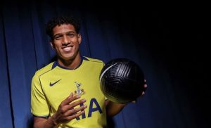 Benfica prepara oferta de 20 milhões por lateral do Tottenham