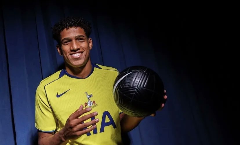 Benfica prepara oferta de 20 milhões por lateral do Tottenham