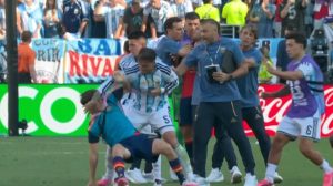 Inaceitável: As Imagens da Atitude de Paredes após o Apito Final que o Futebol Não Pode Tolerar (VIDEO)