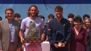 Stefanos Tsitsipas wins the Swiss Open Gstaad after a final in three sets.