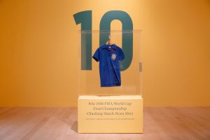 Camisola de Pelé na final de 1958 vendida  por 4,9 milhões de dólares