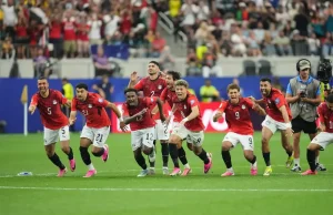 Egypt rushes to the round of 16 of the World Cup after a victory in penalties.